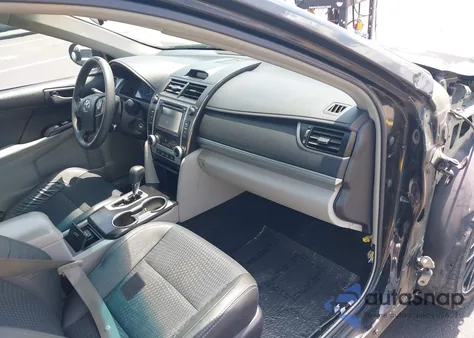 2014 Toyota Camry Le z USA, uszkodzony, nr VIN 4T1BF1FK5EU359541